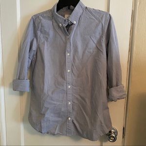 Gap fitted boyfriend button down shirt